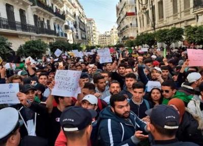 ادامه تظاهرات علیه بوتفلیقه در الجزایر؛ زخمی شدن 112 نفر و بازداشت 195 نفر دیگر ادامه تظاهرات علیه بوتفلیقه در الجزایر؛ زخمی شدن 112 نفر و بازداشت 195 نفر دیگر