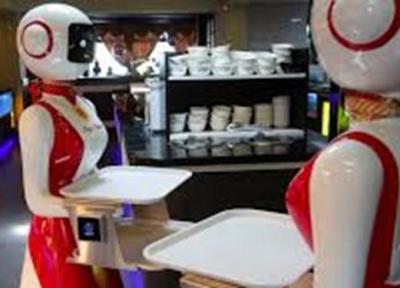 خدمتکاران این رستوران ربات هستند