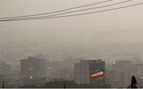 گرد و خاک آسمان تهران را دربرمی گیرد گرد و خاک آسمان تهران را دربرمی گیرد